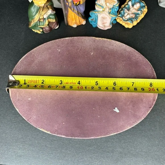 Scott's Porcelain 11 piece Nativity Christmas set with wood base. - Picture 10 of 16